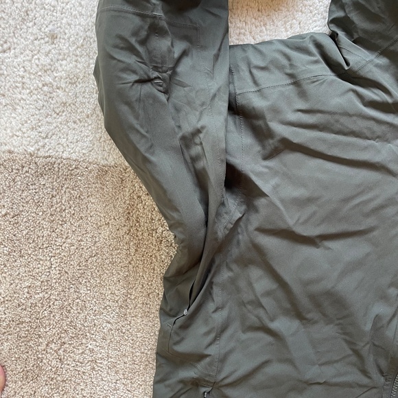 Lululemon Pinnacle Warmth Jacket – Dark Olive, M | Excellent Used Condition - Picture 7 of 16